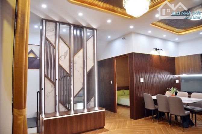 Nhà 4 Tầng Mới Đẹp 68m² Trần Cao Vân - Cách Biển 60m