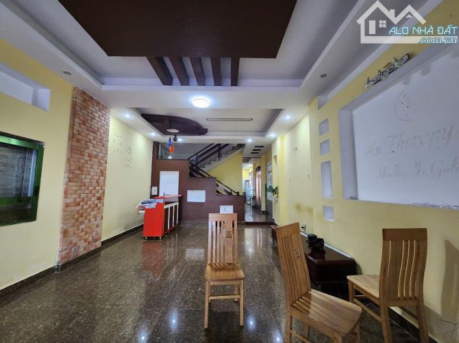 Cho thuê khách sạn 9 phòng Đà Lạt 100m² giá 22 triệu - Cơ hội kinh doanh hiếm có!