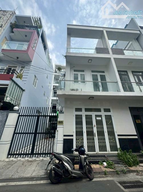 Nhà 2 Lầu Có Nội Thất 180m² Nguyễn Du 13 triệu - Cơ hội hiếm có!