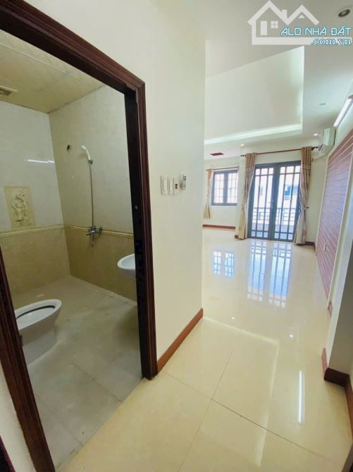 Nhà cho thuê 130m² giá 12 triệu - Phù hợp làm văn phòng và gia đình!