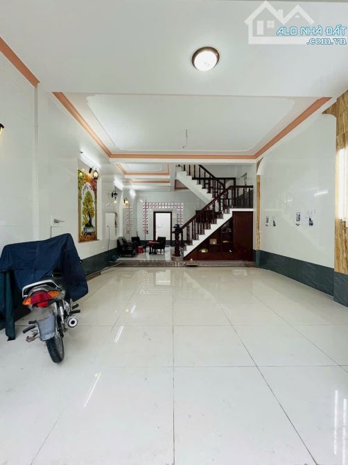 Nhà cho thuê 240m² tại KDC Nam Long - Giá 15 triệu - Cơ hội hiếm có!