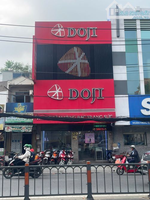 Cho thuê nhà mặt tiền 300m² giá 70 triệu - Vị trí đắc địa Gò Vấp!