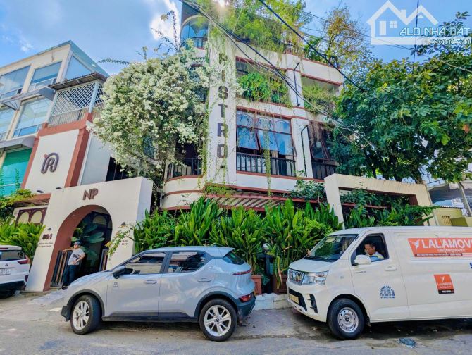 Nhà cho thuê 300m² tại Hoàng Hoa Thám, Bình Thạnh - Cơ hội đầu tư tuyệt vời!