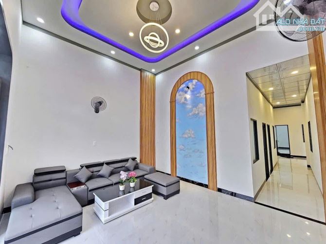 Nhà phố 90m² giá 2.01 tỷ - Đường Lê Thị Riêng Quận 12