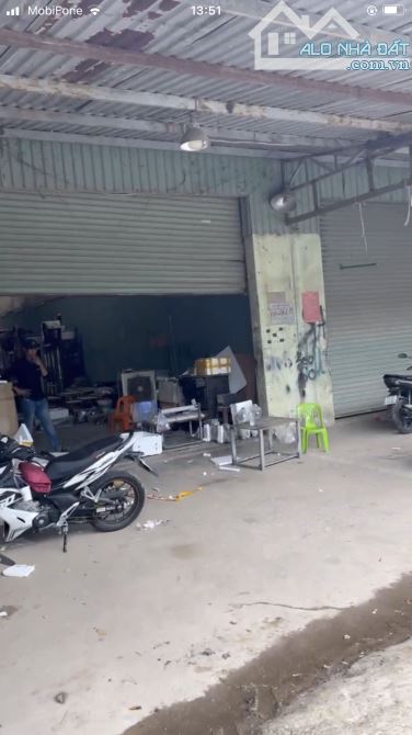 Kho xưởng 450m² trục Hà Huy Giáp Quận 12 giá 35 triệu - Cơ hội hấp dẫn!