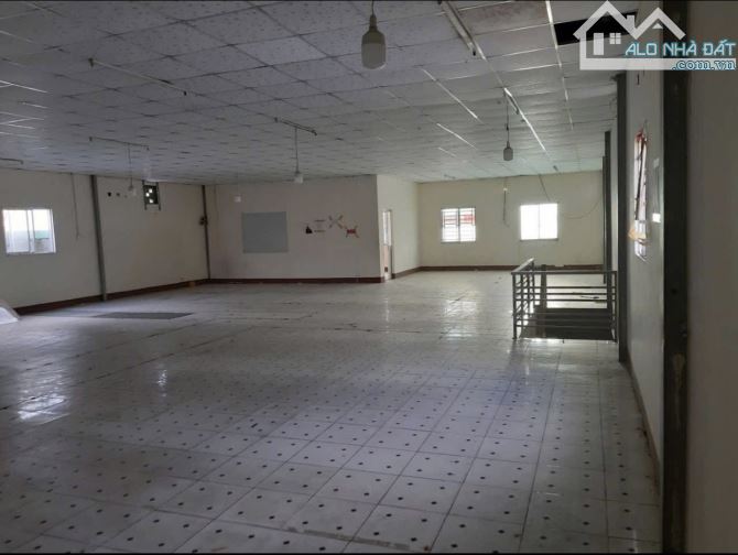 Cho thuê nhà xưởng 800m² Lê Thị Riêng Quận 12 - Cơ hội kinh doanh tuyệt vời!