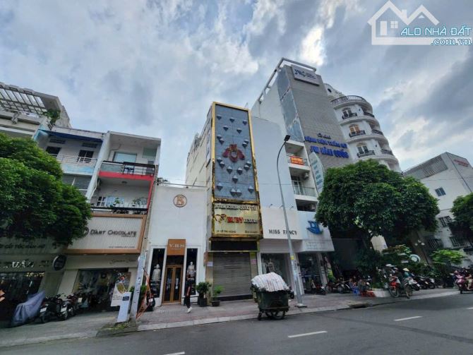 Bán nhà mặt tiền Lê Thị Riêng, Quận 1 - 60m² giá chỉ 28 tỷ - Cơ hội hiếm có!