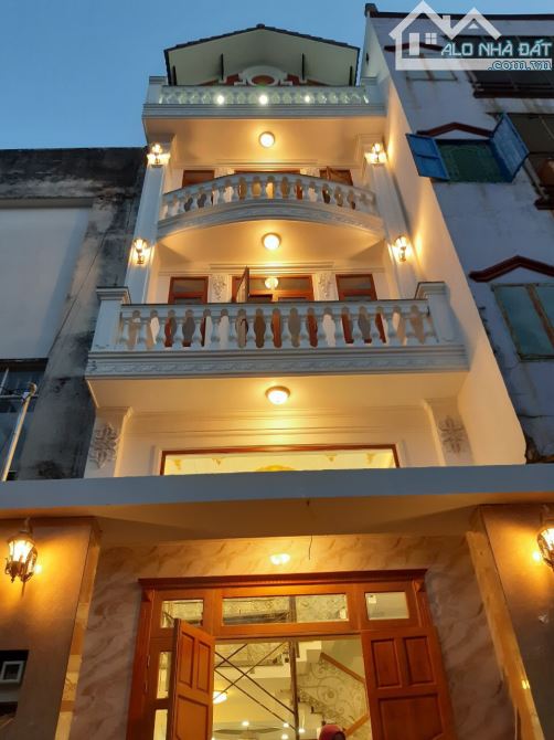 Cho thuê nhà hẻm ô tô 60m² Dương Quảng Hàm - Cơ hội hiếm có!