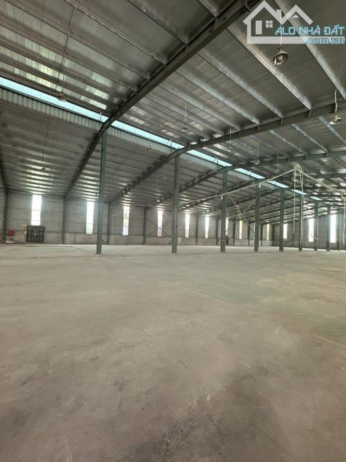 Kho, xưởng cho thuê 4200m² tại Bắc Từ Liêm, giá 72.000/m² - Cơ hội hiếm có!
