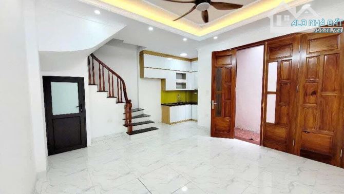 Cho thuê nhà phố Thượng Thanh 35m² giá 9 triệu - Cơ hội hiếm có!