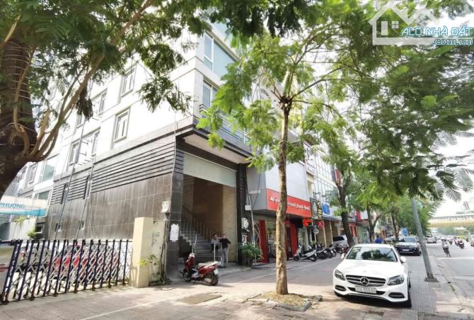 Cho thuê toà nhà Nguyễn Văn Cừ 170m² giá 125 triệu - Cơ hội hiếm có!