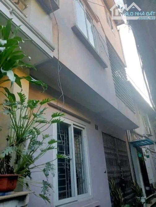 Nhà nguyên căn 35m² tại Ngô Gia Tự, Long Biên - Chỉ 8 triệu