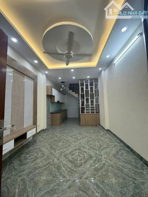 Cho thuê nhà nguyên căn 33m² Thạch Bàn giá 10 triệu - Cơ hội hiếm có!