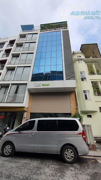 Nhà cho thuê 70m² phố Nguyễn Văn Huyên - 6 tầng, thang máy, giá 45 triệu