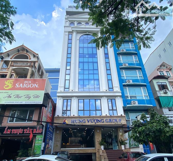 Cho thuê mặt phố Nguyễn Khang 180m² giá 300 triệu - Cơ hội hiếm có!