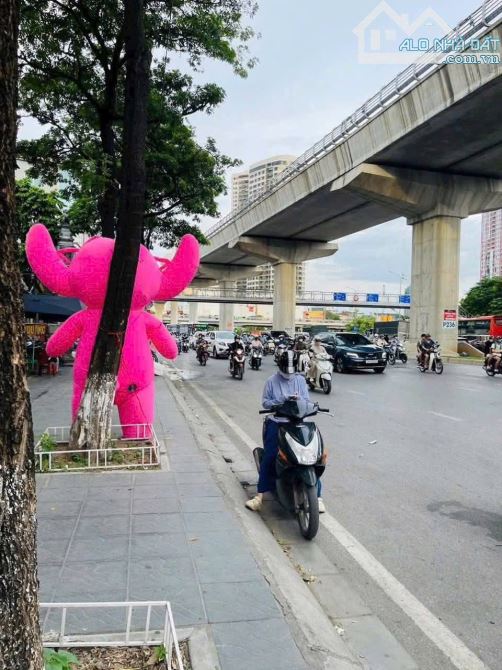 Nhà mặt phố Hồ Tùng Mậu 33m² giá 8.5 tỷ - Cơ hội vàng!