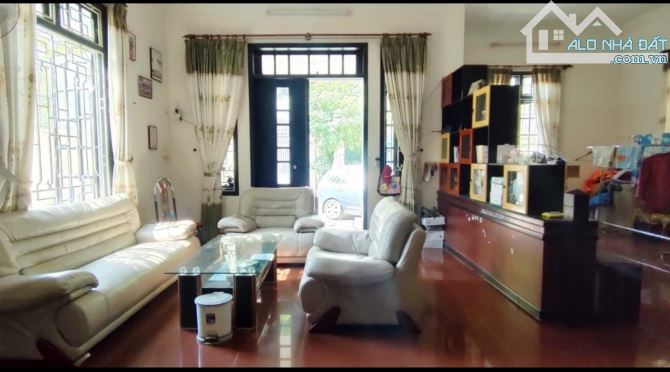 Biệt thự 300m² mặt tiền 5,5m gần Biển Phạm Văn Đồng giá 40 tỷ - Cơ hội hiếm có!