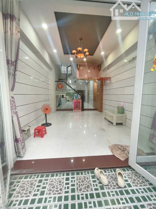 Bán Nhà Quận 6 65m² giá 7.3 tỷ - Cơ hội hiếm có!