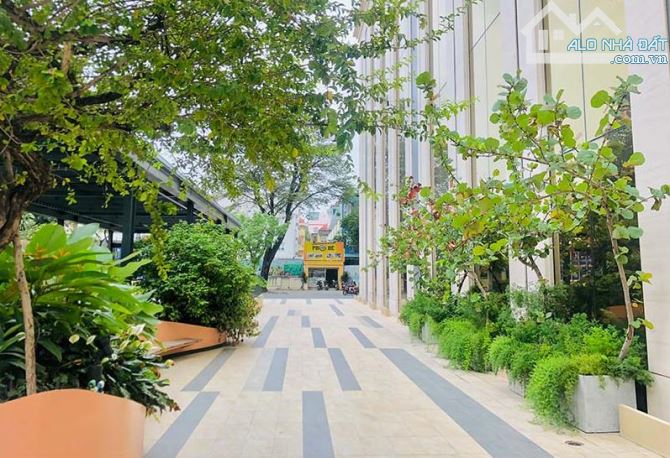 Cho thuê tòa nhà văn phòng 5,400 m² tại Quận 1 - Cơ hội hiếm có!