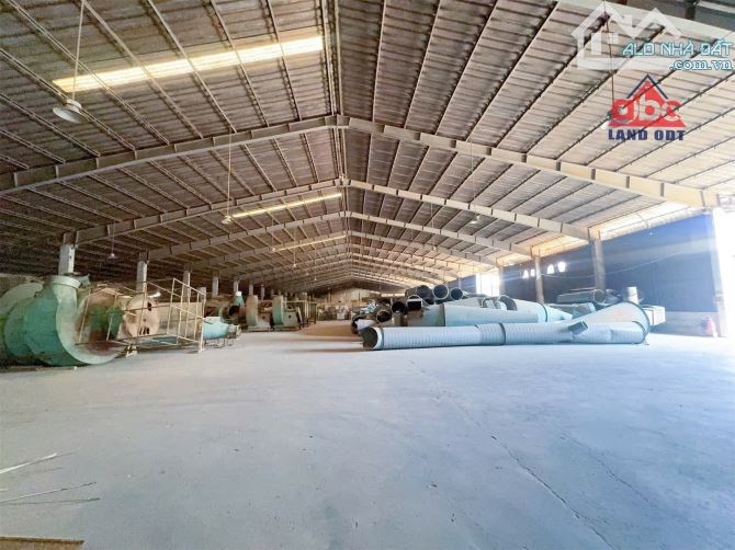 Kho chứa hàng 10.000m² tại Trảng Bom, Đồng Nai - Giá chỉ 45 triệu/tháng!