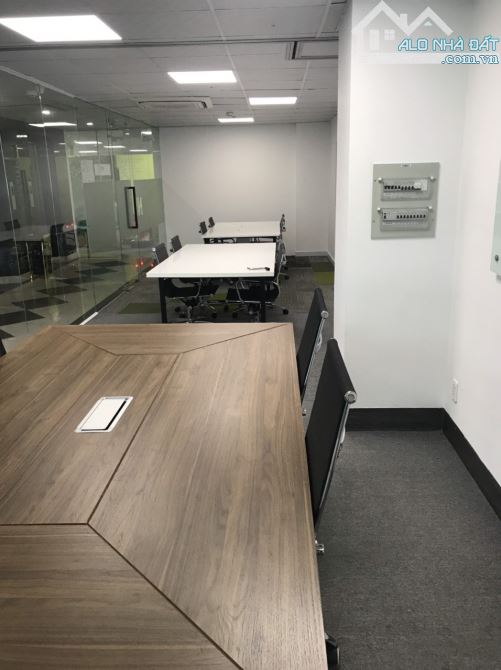 Văn phòng 60m² tại 8A D2 (Nguyễn Gia Trí), P.25, Bình Thạnh - FULL NỘI THẤT, Giá tốt!