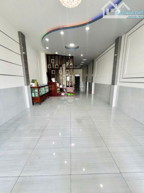 Nhà cho thuê 300m² giá 16 triệu - Mặt tiền khu văn hóa Tây Đô