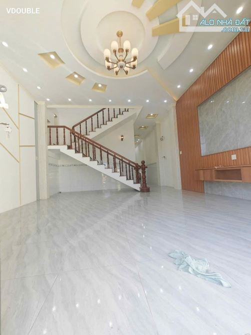 Nhà trệt lầu 200m² giá 8.5 triệu - Thuận tiện gần cầu Bình Thủy!