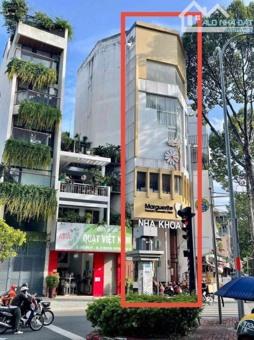 Nhà góc 2 mặt tiền 280m² Ngô Gia Tự, Quận 10 - Cơ hội cho thuê hiếm có!