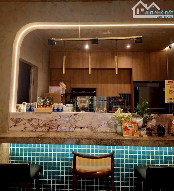 Cho thuê mặt bằng 135m² Cống Quỳnh, Quận 1 - Cơ hội kinh doanh tuyệt vời!