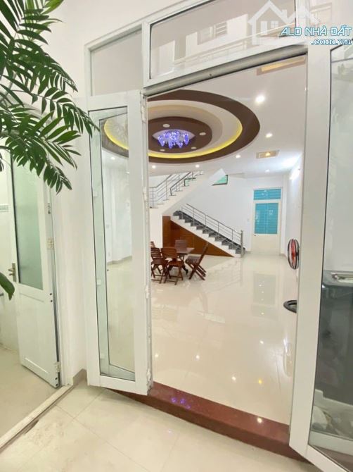 Nhà 2 tầng cho thuê 70m² mặt tiền Lê Thị Xuyến - Cơ hội hiếm