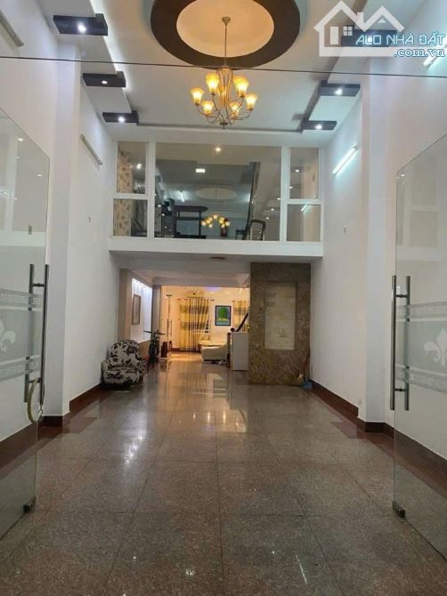 Cho thuê nhà 4.5 tầng 85m² giá 25 triệu - Vị trí đắc địa Đống Đa