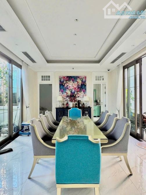 Biệt thự 3 tầng sân vườn 300m² giá 50 triệu - Cơ hội hiếm tại Đà Nẵng!