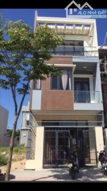 Cho thuê nhà 3 tầng mặt tiền 100m² đường Phạm Xuân Ẩn - Cơ hội hiếm có!