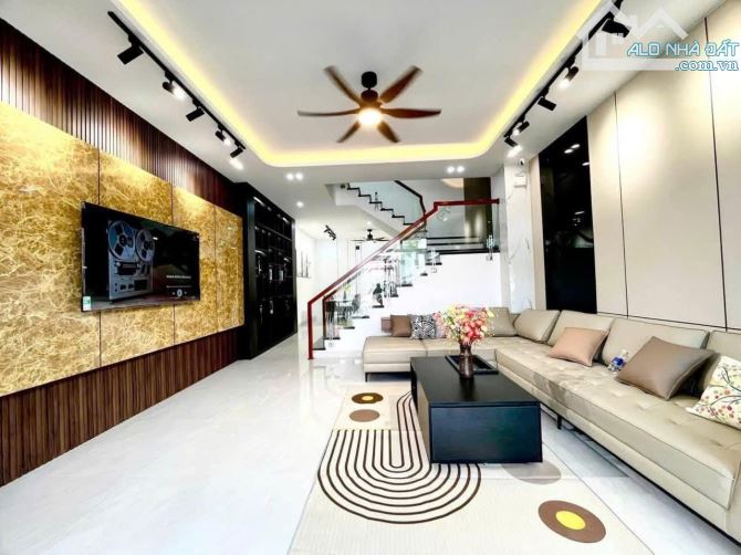 Nhà 3 tầng mặt tiền Võ An Ninh 100m² giá 20 triệu - Cơ hội hiếm có!