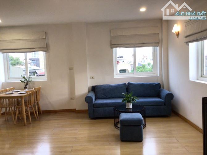 Căn hộ cho thuê 90m² Phố Nguyễn Huy Tự - Không gian thoáng đãng, ánh sáng tự nhiên