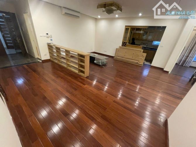 Căn hộ N05 Hoàng Đạo Thúy 162m² giá 17 triệu - Cơ hội hiếm có!