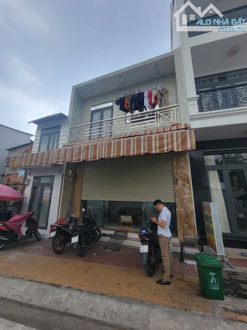 Cho thuê Mặt tiền Đầm Sen 30m² - Quận 11 - Cơ hội hiếm có!