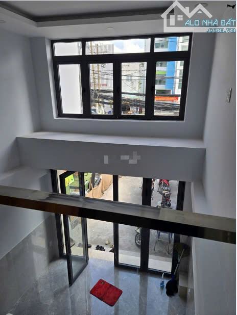 Nhà mới 40m² mặt tiền Cách Mạng Tháng 8, Quận 10 - Cơ hội kinh doanh tốt