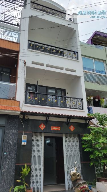 Nhà nguyên căn 4PN, 3WC Hẻm 8m Tô Hiến Thành, Quận 10 - Cơ hội kinh doanh tuyệt vời!