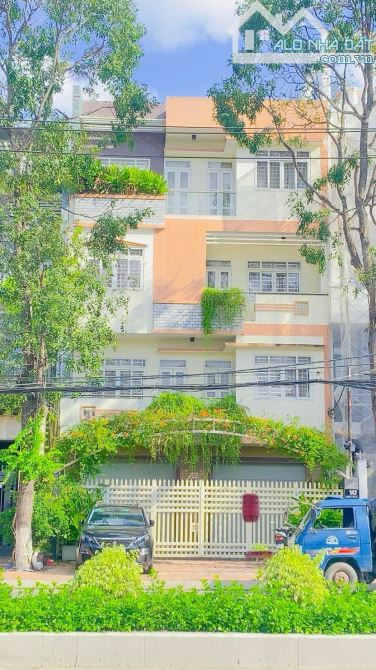 Cho thuê nhà mặt tiền Nguyễn Văn Cừ 850m² - Cơ hội kinh doanh tuyệt vời!