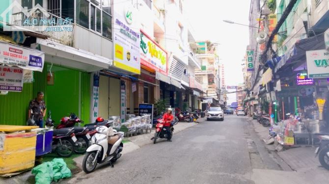 Nhà mặt tiền 30m² tại Ninh Kiều giá 9 triệu - Cơ hội kinh doanh tuyệt vời!
