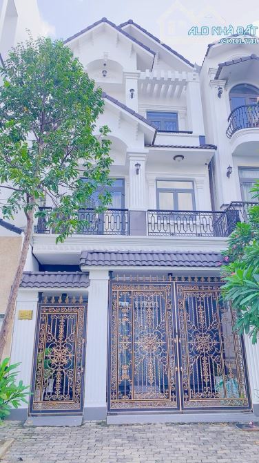 Nhà 3 tầng khu biệt thự Nam Long 300m² giá 14 triệu - Cơ hội cho doanh nghiệp!