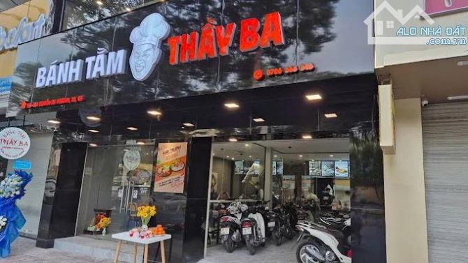 Nhà Mặt Tiền 8x18m Đường Nguyễn Tri Phương Quận 5 Giá 80 Triệu - Cơ Hội Hiếm