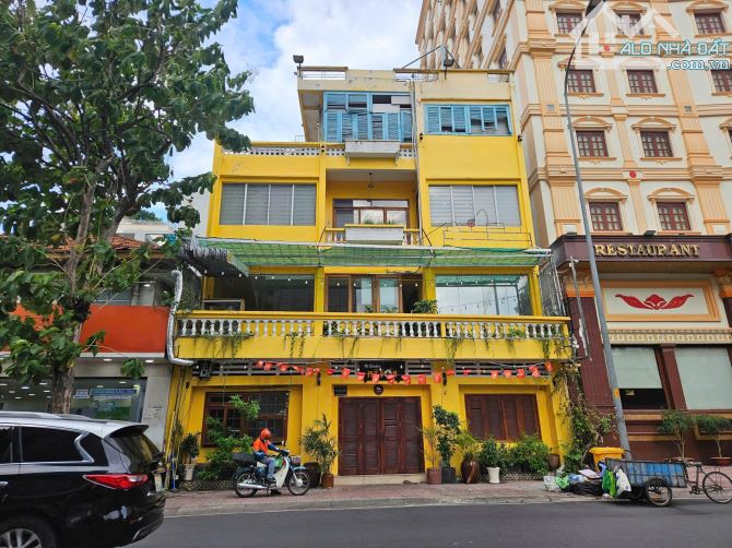 Cho Thuê Nhà Mặt Tiền 12x8m tại Quận 3 - Cơ Hội Hiếm Có!