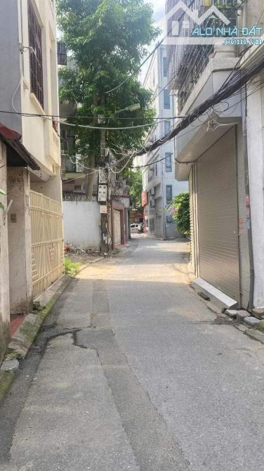 Nhà nguyên căn Thạch Bàn 45m² giá 8.5 triệu - Cơ hội vàng cho thuê!