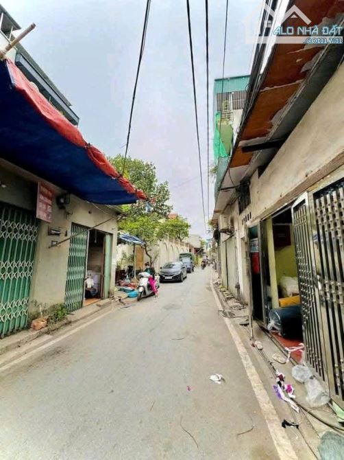 Nhà phố Trạm Long Biên 40m² giá 13 triệu - Cơ hội thuê hiếm có!