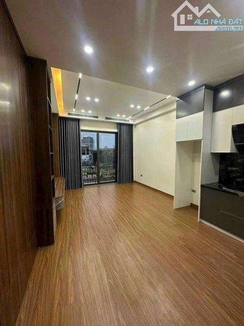 Cho Thuê Nhà Nguyên Căn 5 Tầng 33m² Phố Trường Lâm 12 Triệu - Đầy Đủ Nội Thất!