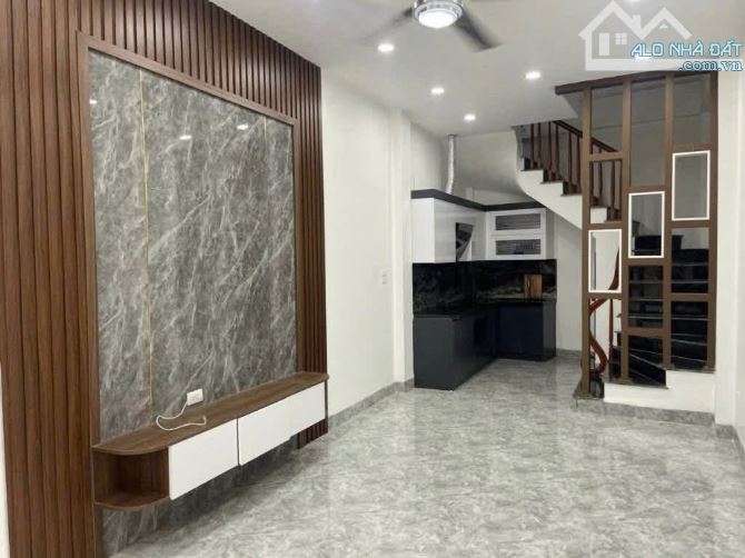 Cho thuê nhà phố Nguyễn Lam 32m² giá 8 triệu - Cơ hội hiếm