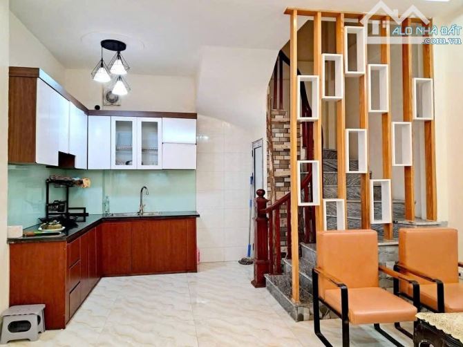 Nhà cho thuê Bát Khối Long Biên 32m² giá 7.5 triệu - Cơ hội hiếm có