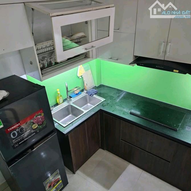 Cho thuê nhà phố Thạch Bàn 32m² giá 8 triệu - Cơ hội hiếm có tại Long Biên!